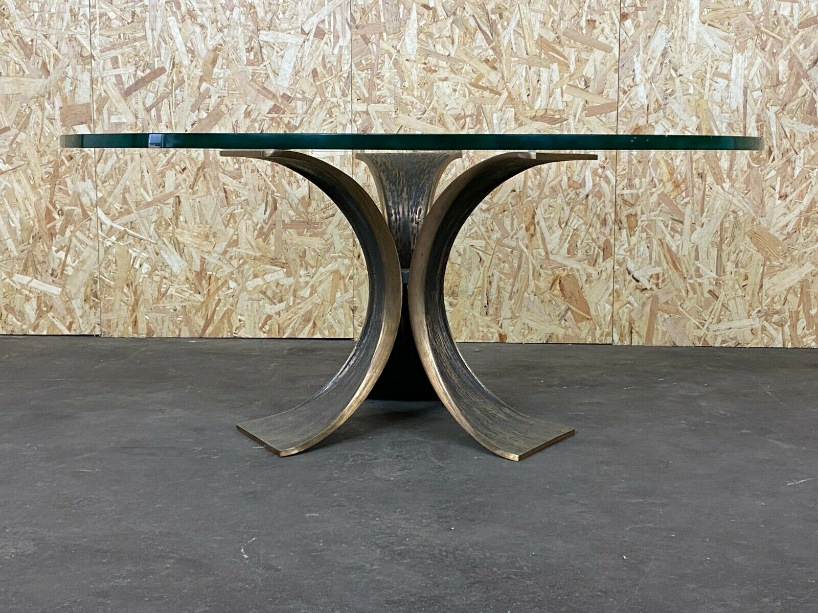 Table basse des années 60 70 Luciano Frigerio Table en verre en bronze brutaliste des années 60