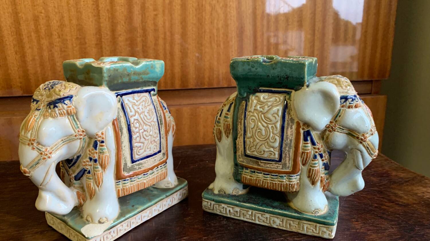 Cendriers en forme d éléphant