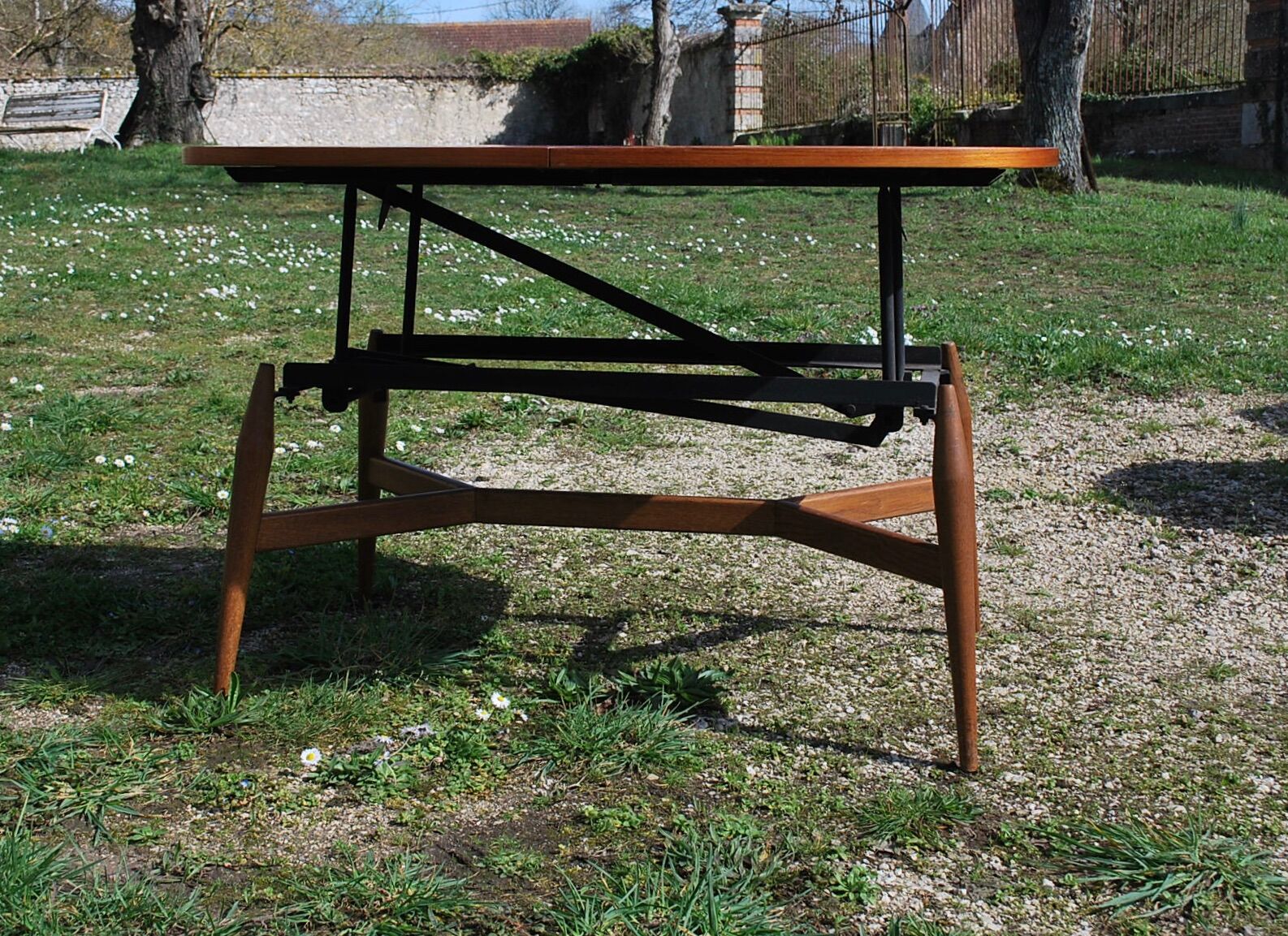 Smorrebrod liftable table