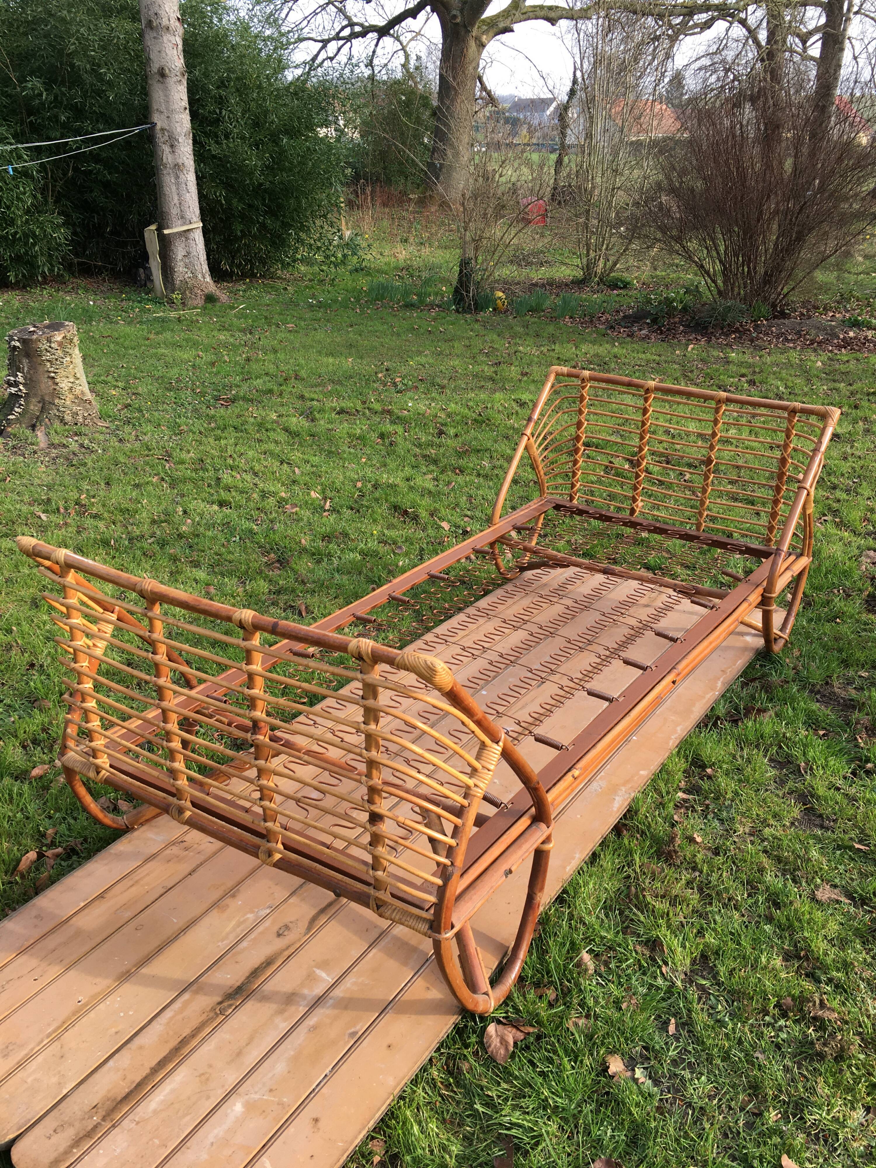 Rattan basket bed