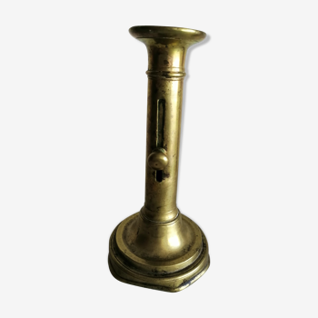 Brass candlestick with pusher