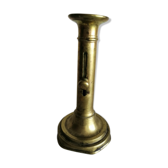 Brass candlestick with pusher