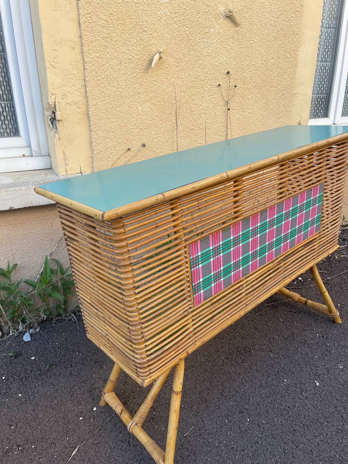 Vintage rattan bamboo bar