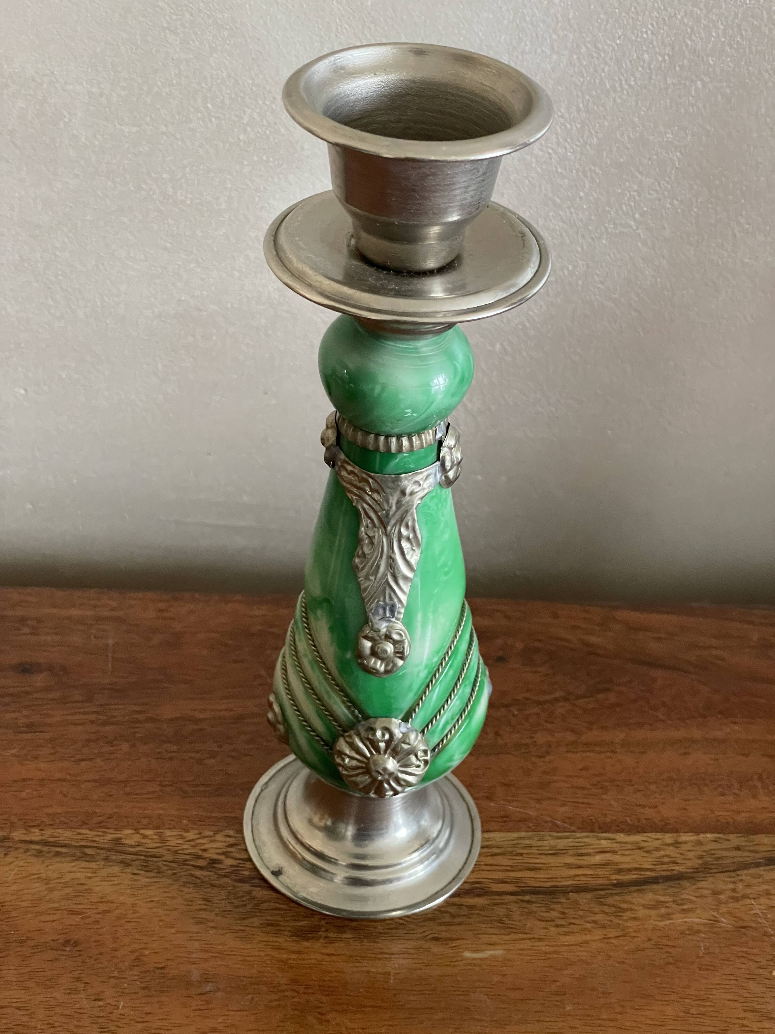 Bougeoir en pierre et métal argenté