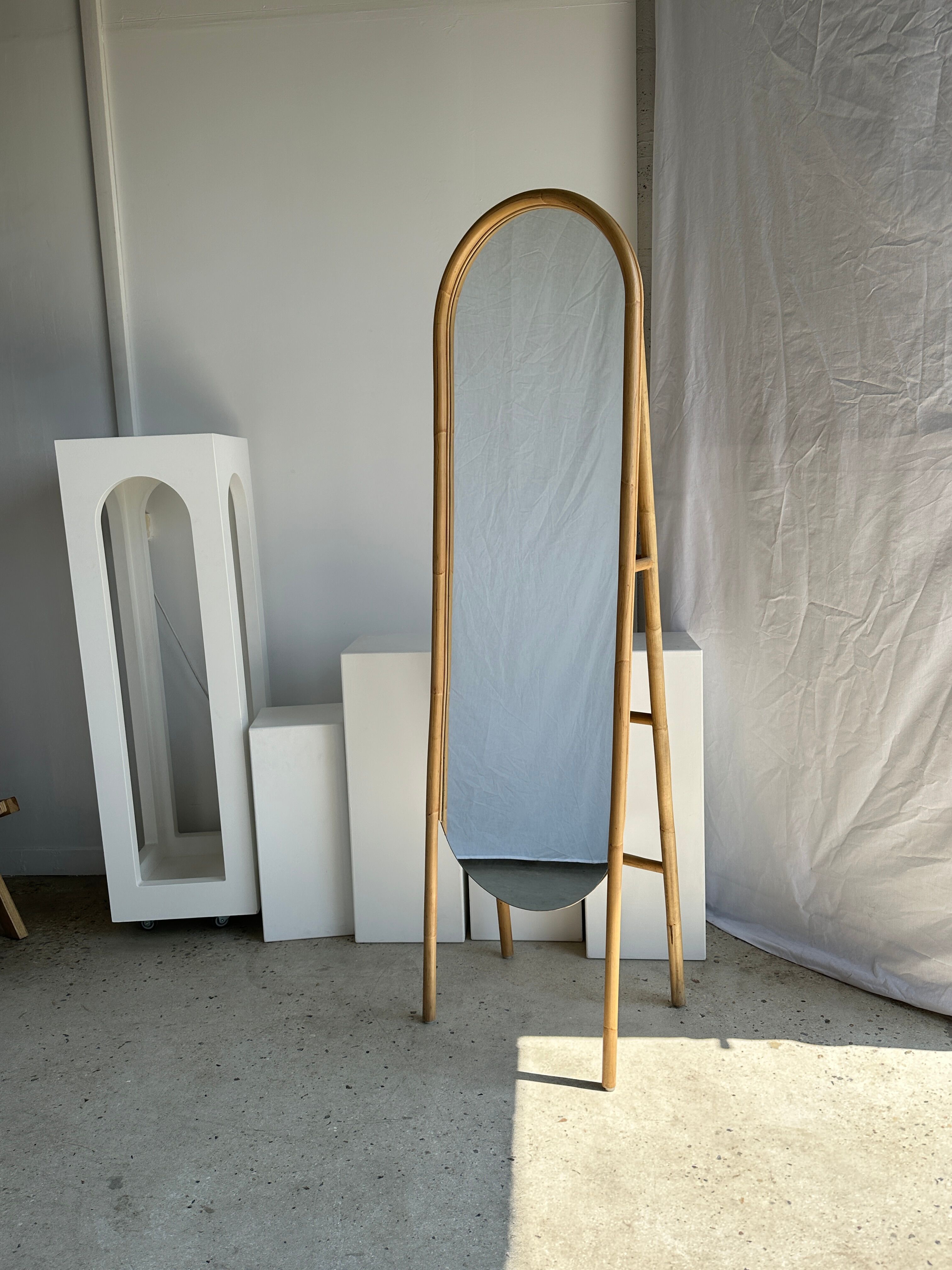 Floor mirror in bamboo and rattan H:1m80