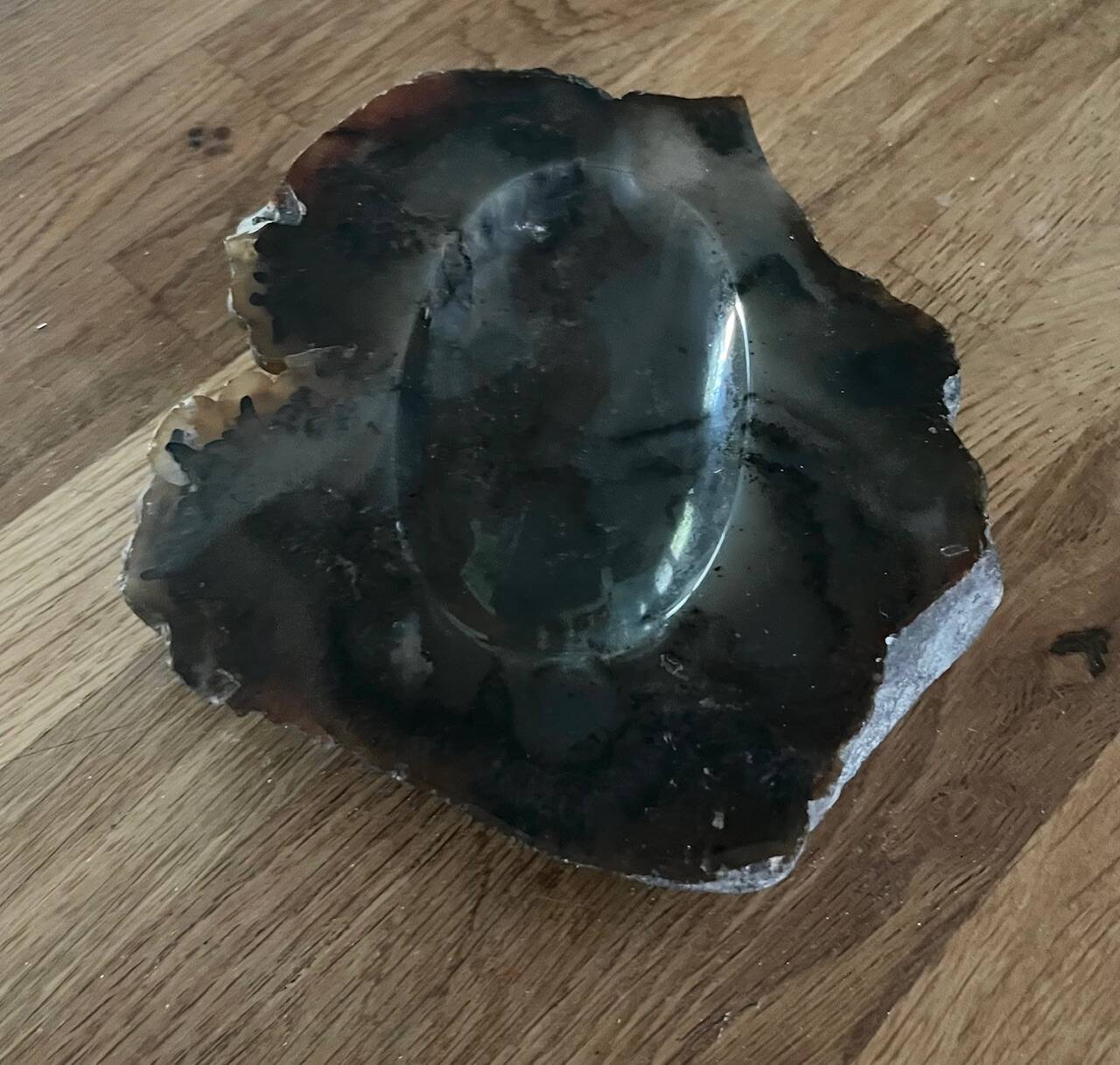 Agate bowl/ashtray in very good condition