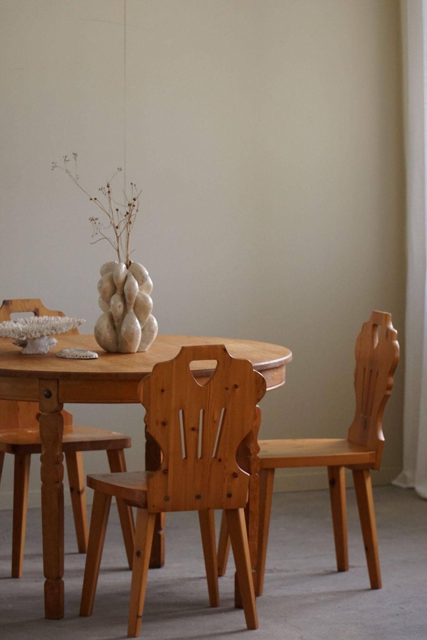 Set of 6 pine chairs