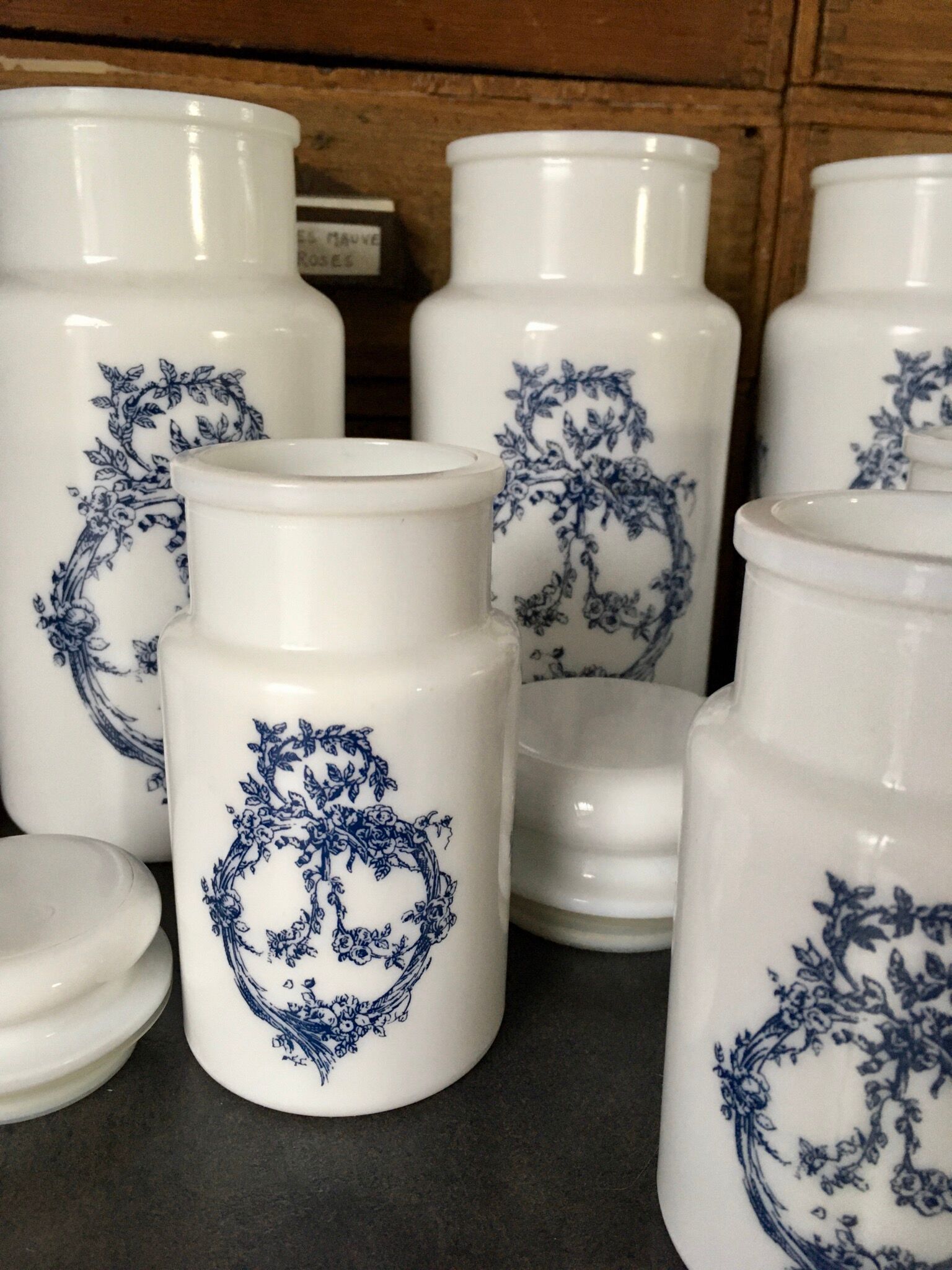 Lot 6 apothecary jars glass