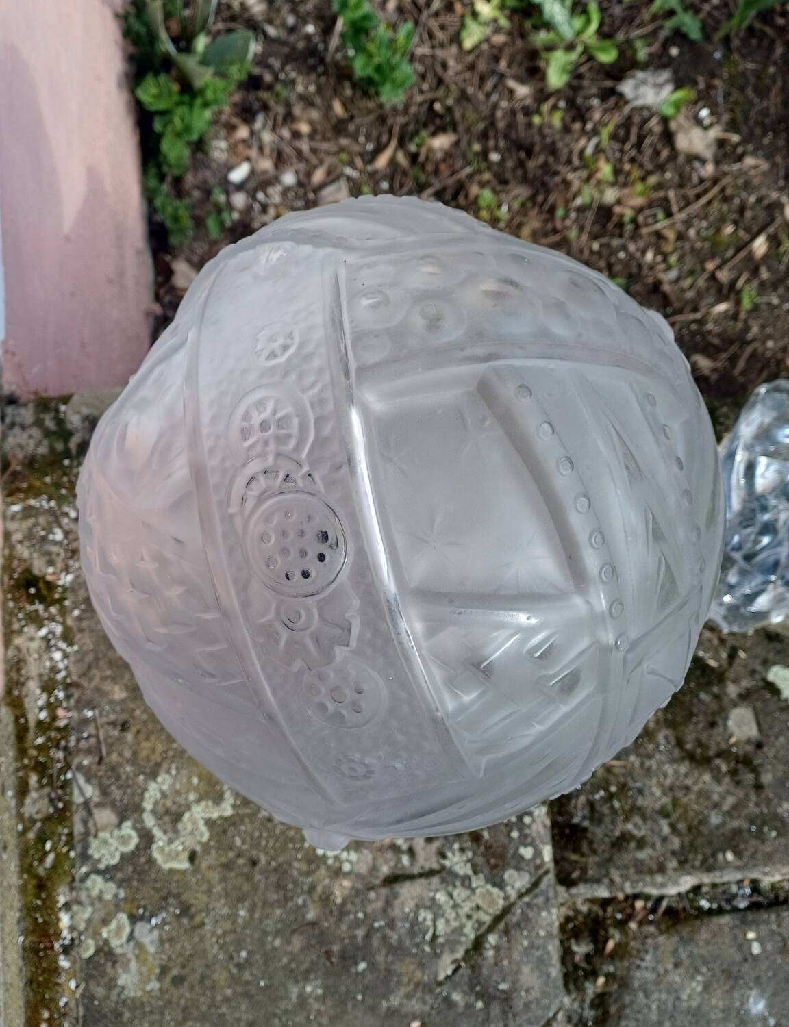 Art Deco ball lamp, pressed moulded glass, signed Muller.