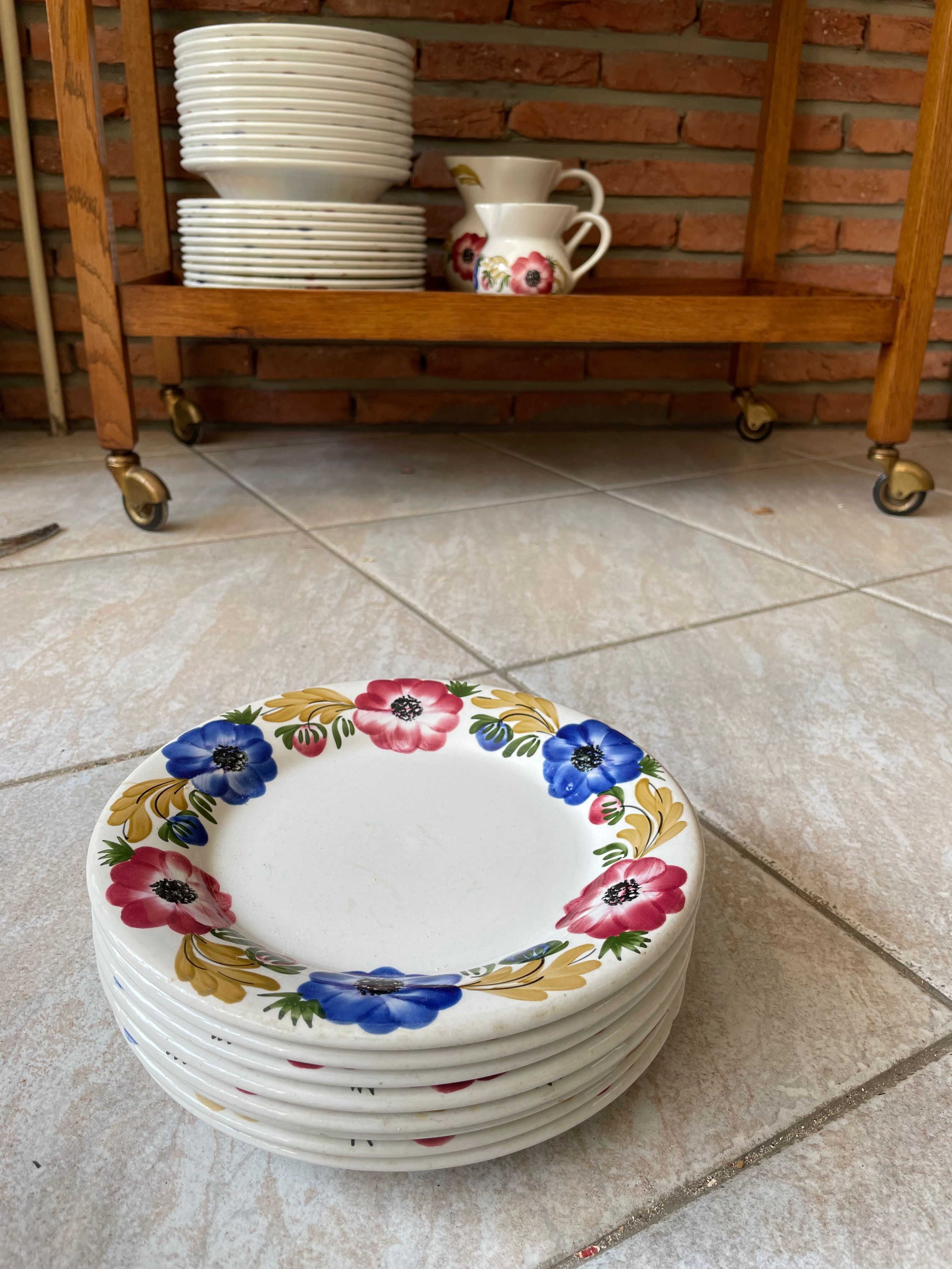 Set of 8 Ginori dessert plates