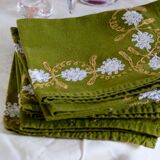 Suite of 8 olive green napkins embroidered vintage flowers 50s
