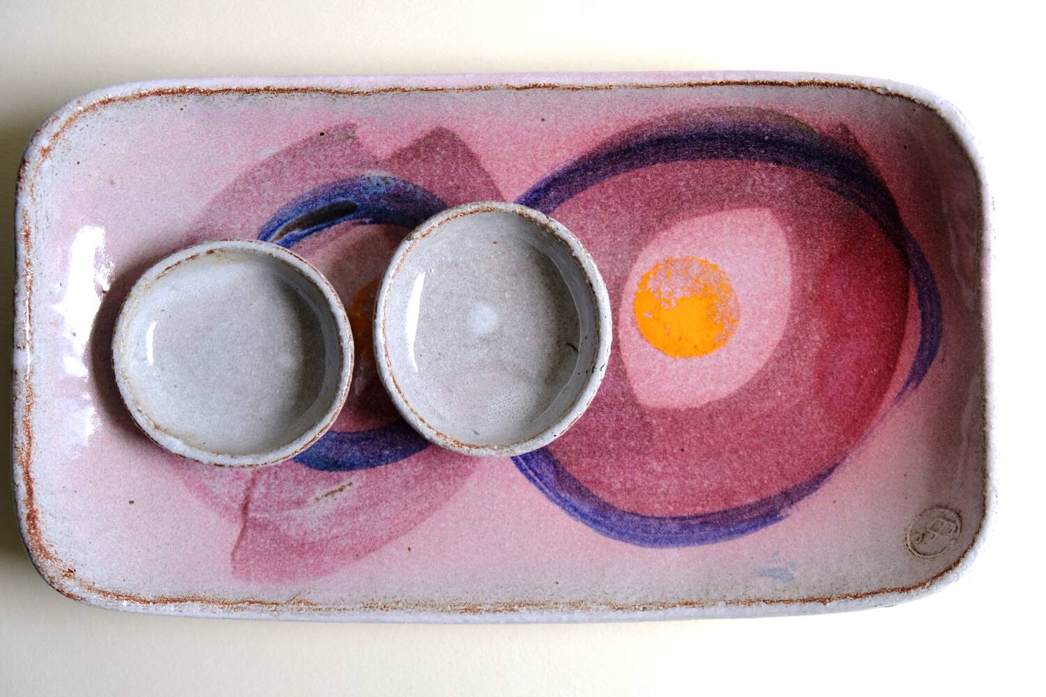 Coupe en grès décor abstrait pièce unique signée années 70/80