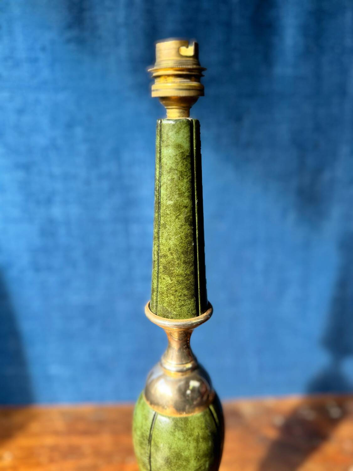 Pied de lampe vintage Le Tanneur cuir/laiton 1980’s