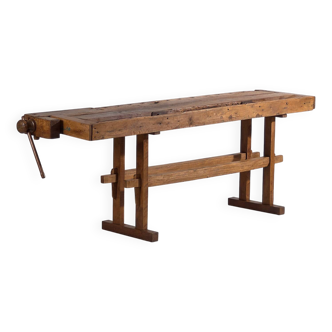 Old carpenter's workbench (circa 1920)