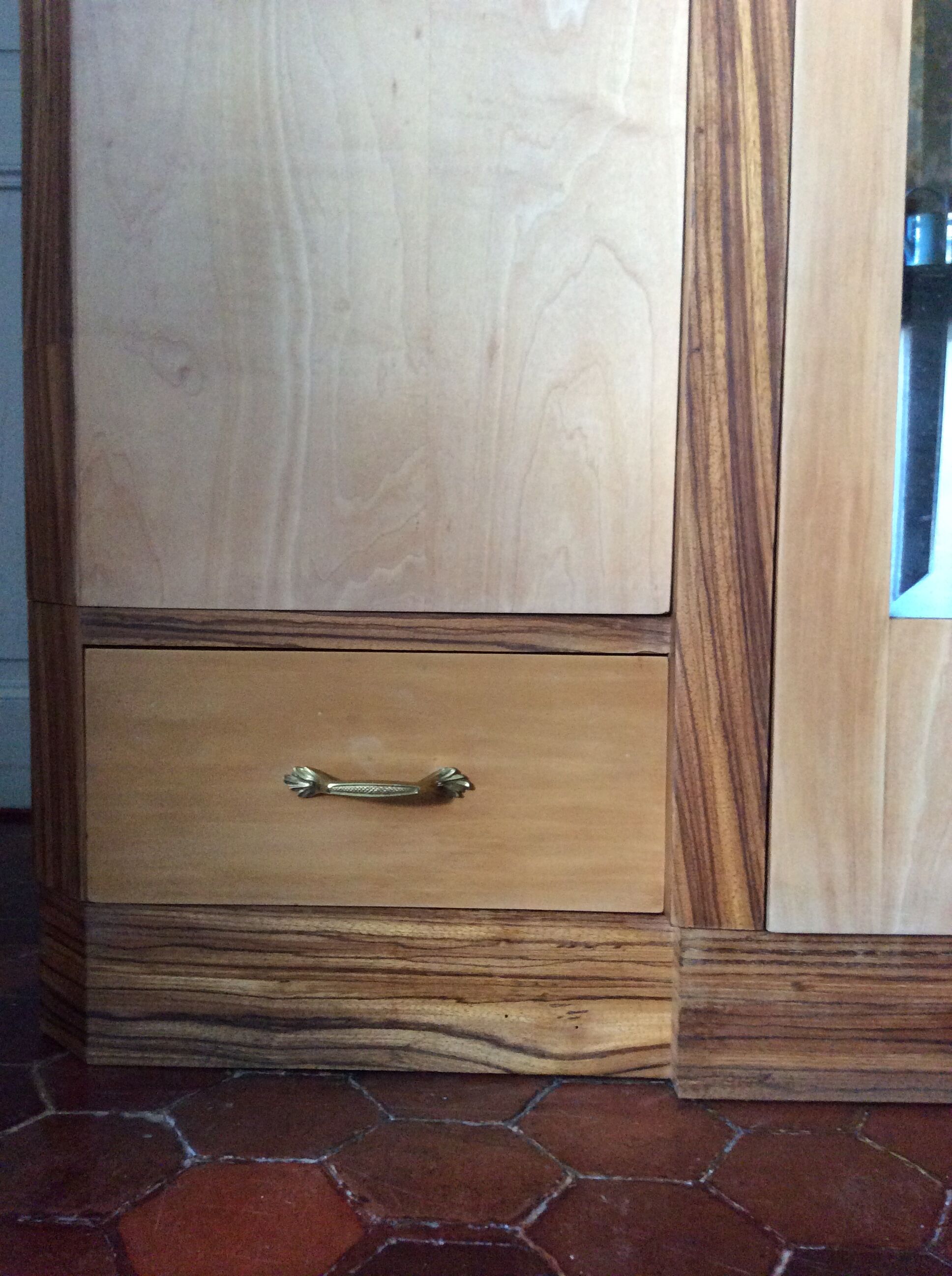 Ice-cream dressing closet with art deco dome