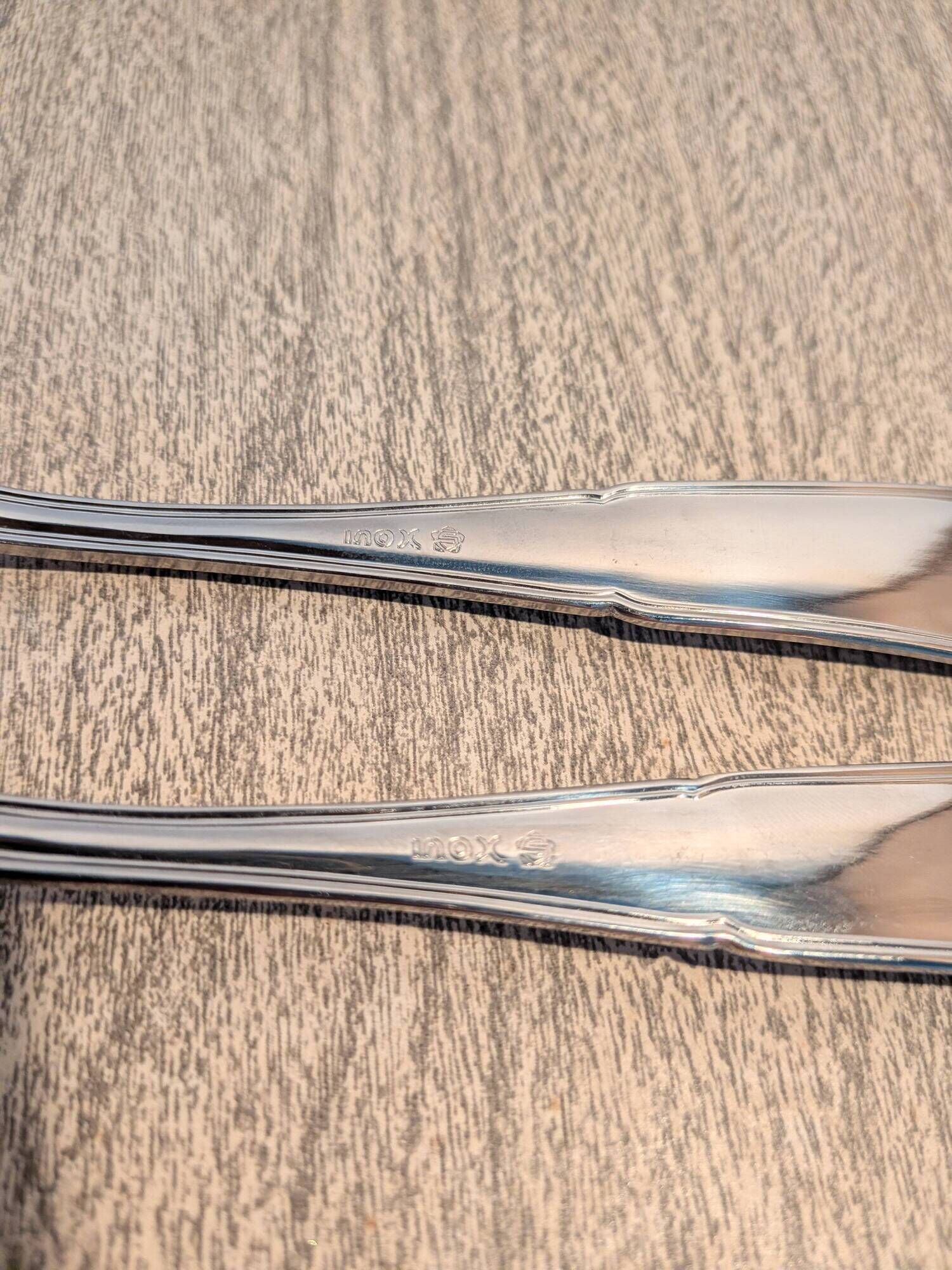 Vintage 26-piece stainless steel cutlery set with case – À La Ménagère