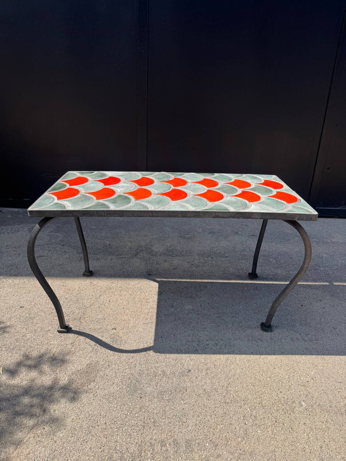 Ceramic coffee table with scales from the 1950s.