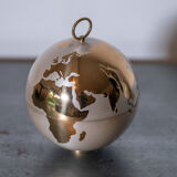 World map cigarette holder