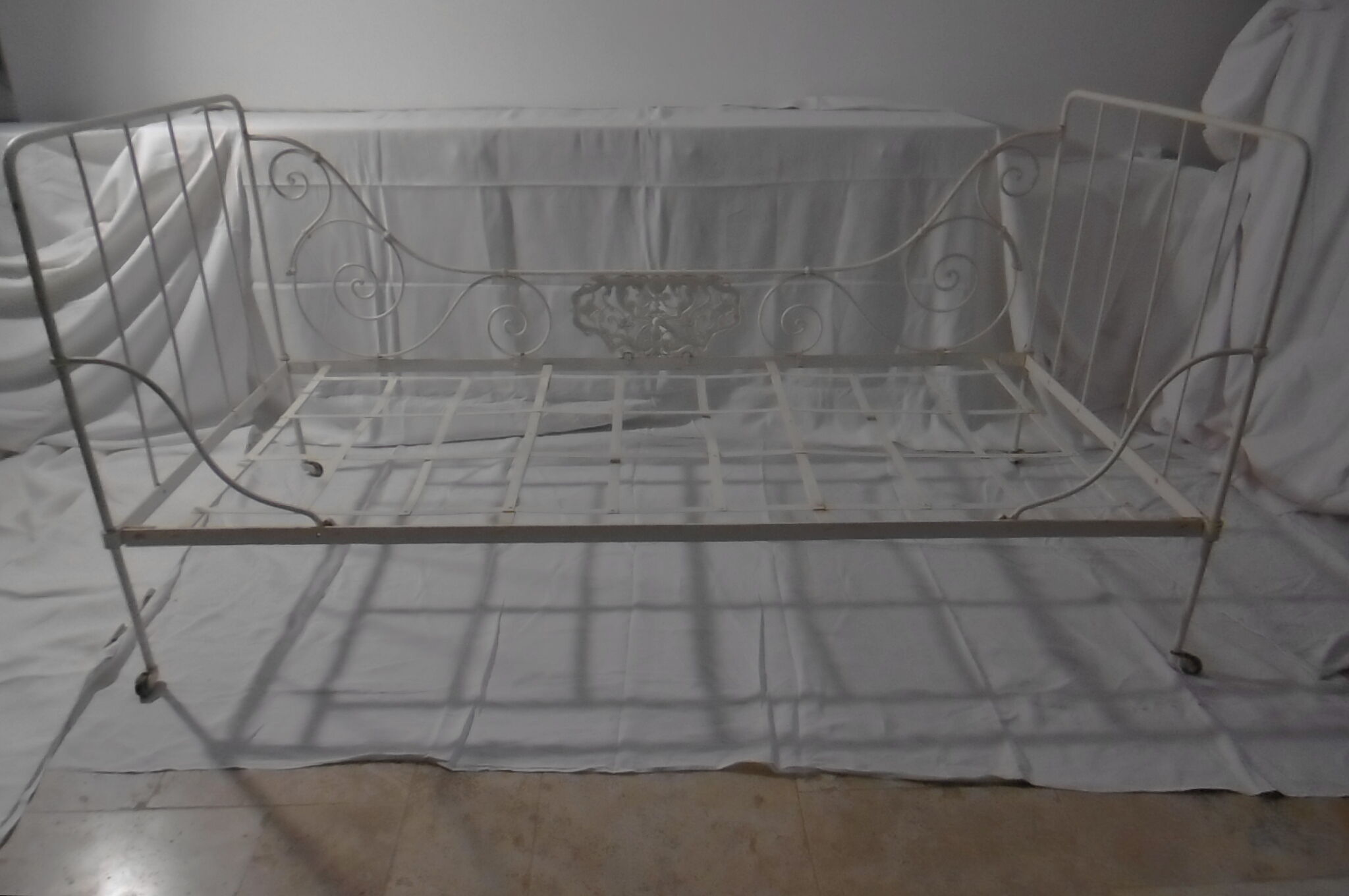 Forged iron bed