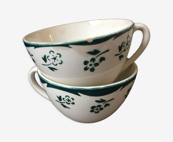 Duo de tasses anciennes fleurs vertes en faïence de Digoin Sarreguemines, Modèle Avila