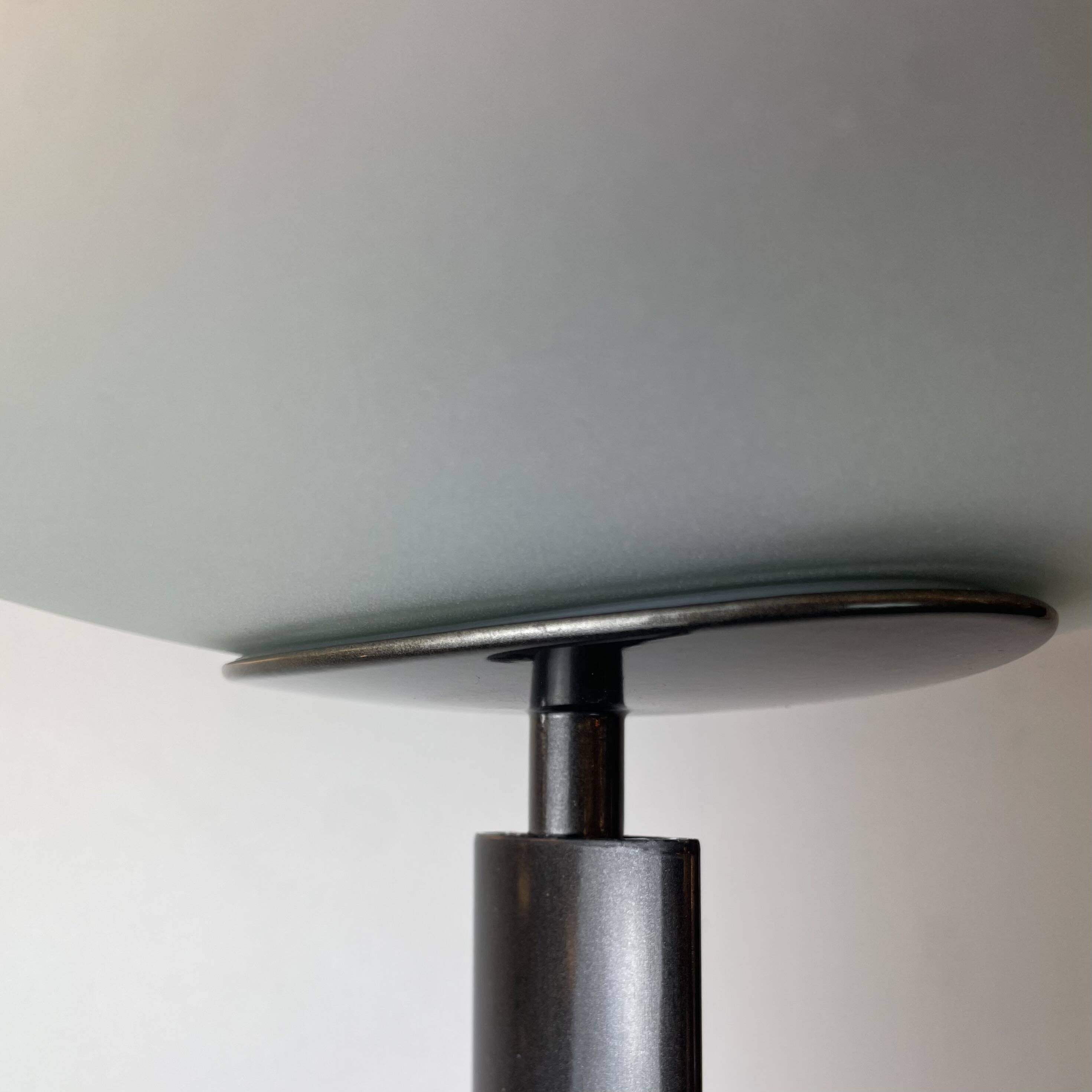 Tebe, lampe sur pied par Ernesto Gismondi pour Artemide, Italie, années 1980.
