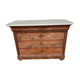 Marbled dresser