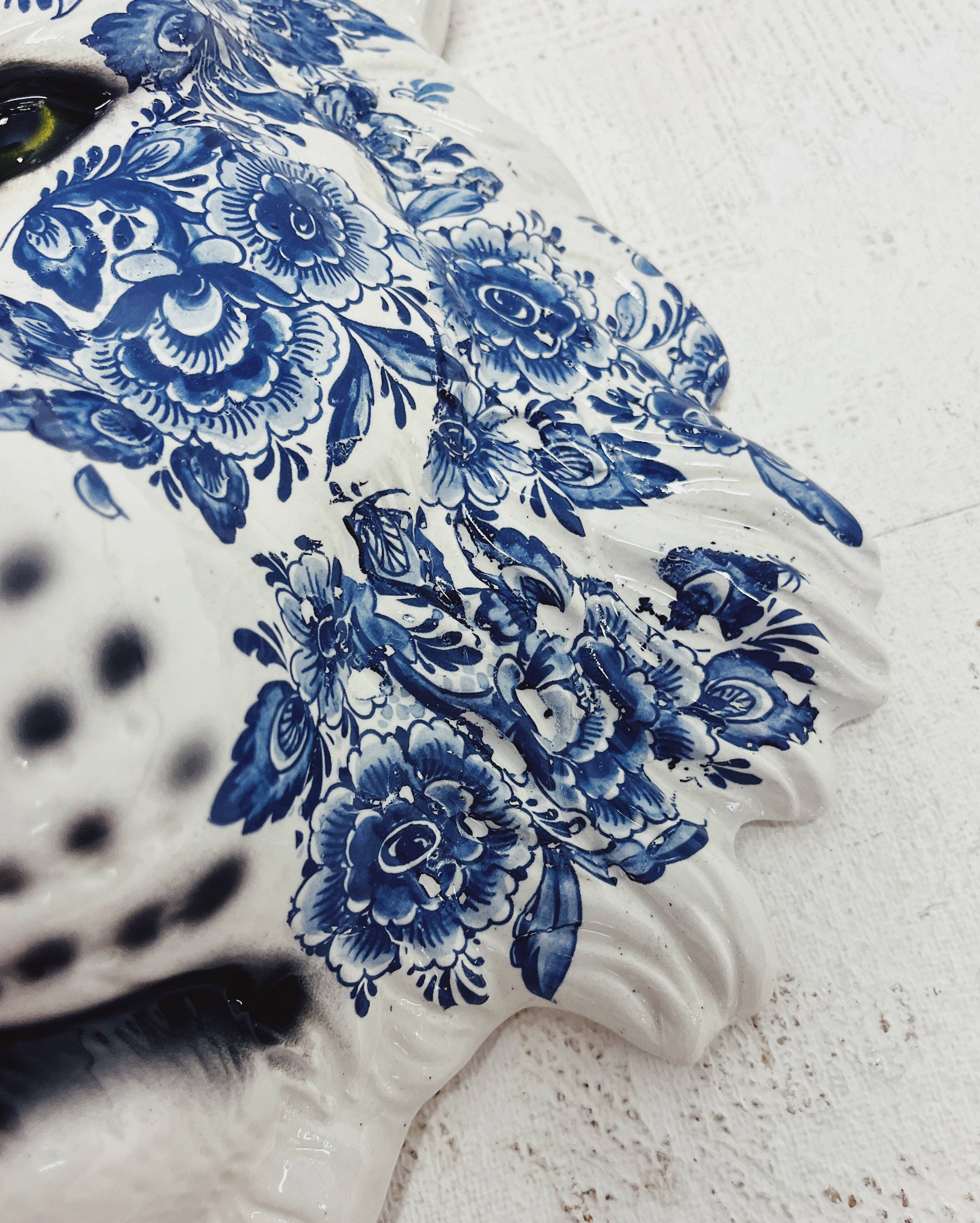 Masque de tigre en céramique bleu de Delft