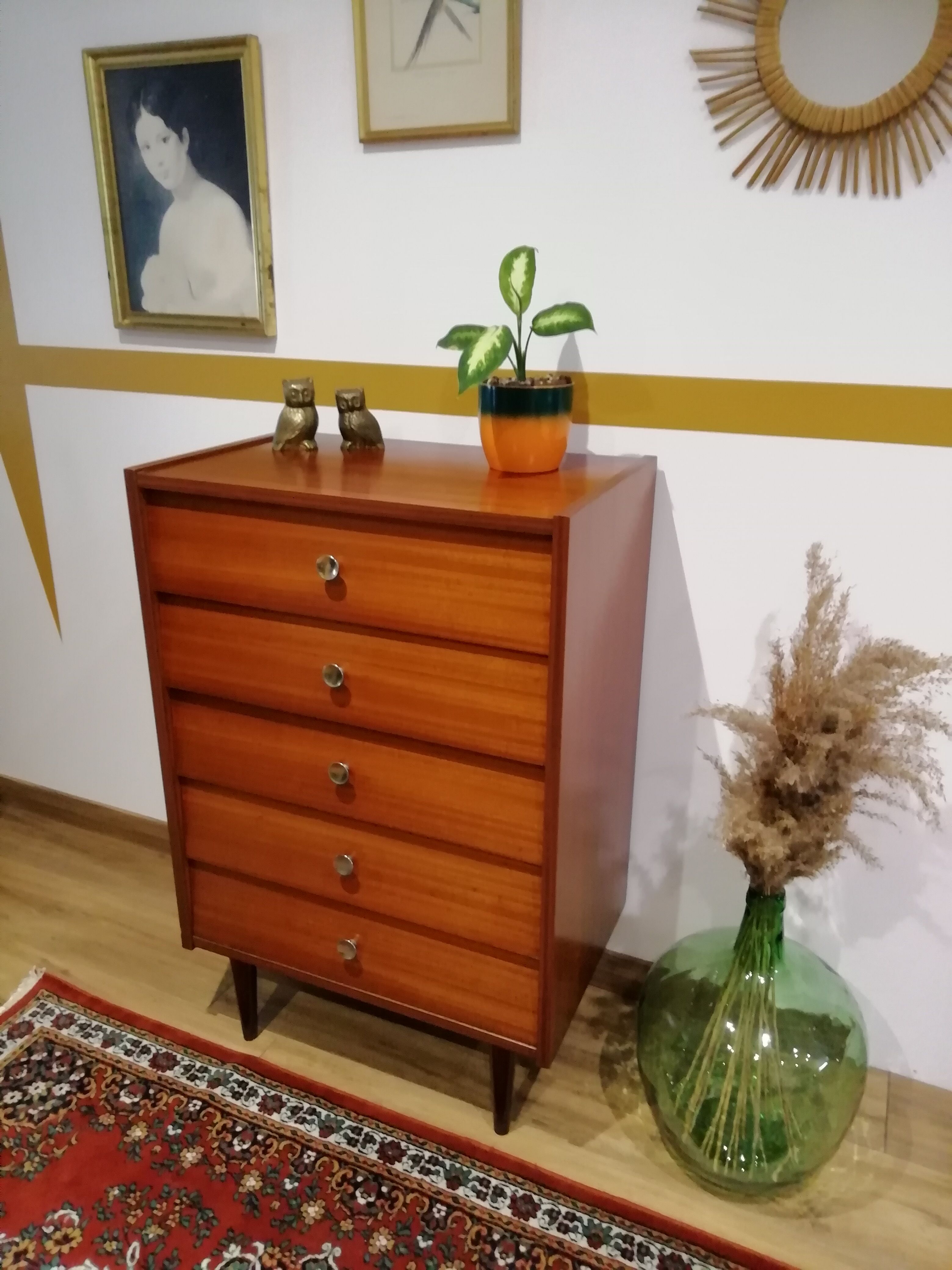 Vintage dresser