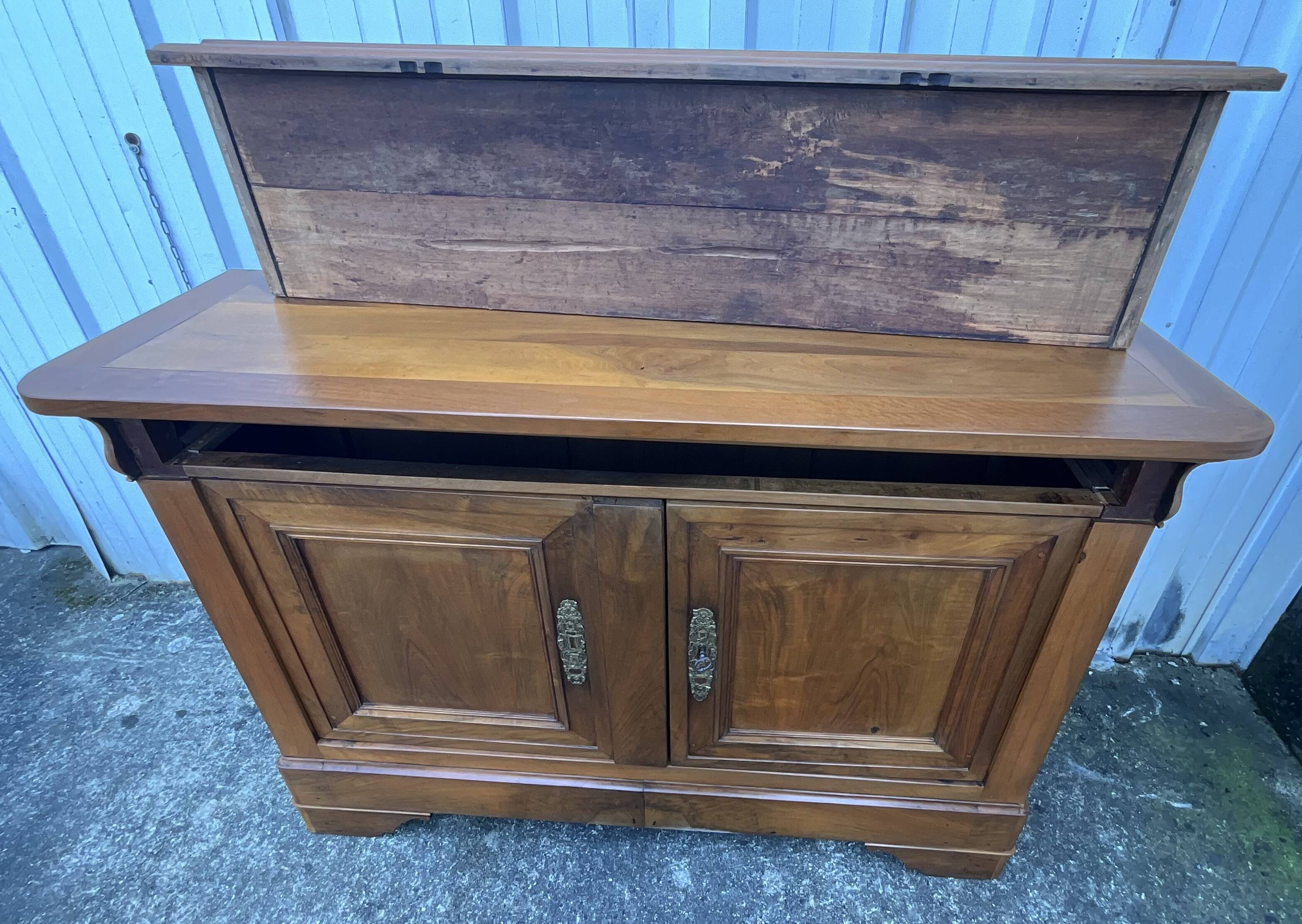 Louis-Philippe walnut buffet