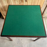 Folding gaming table