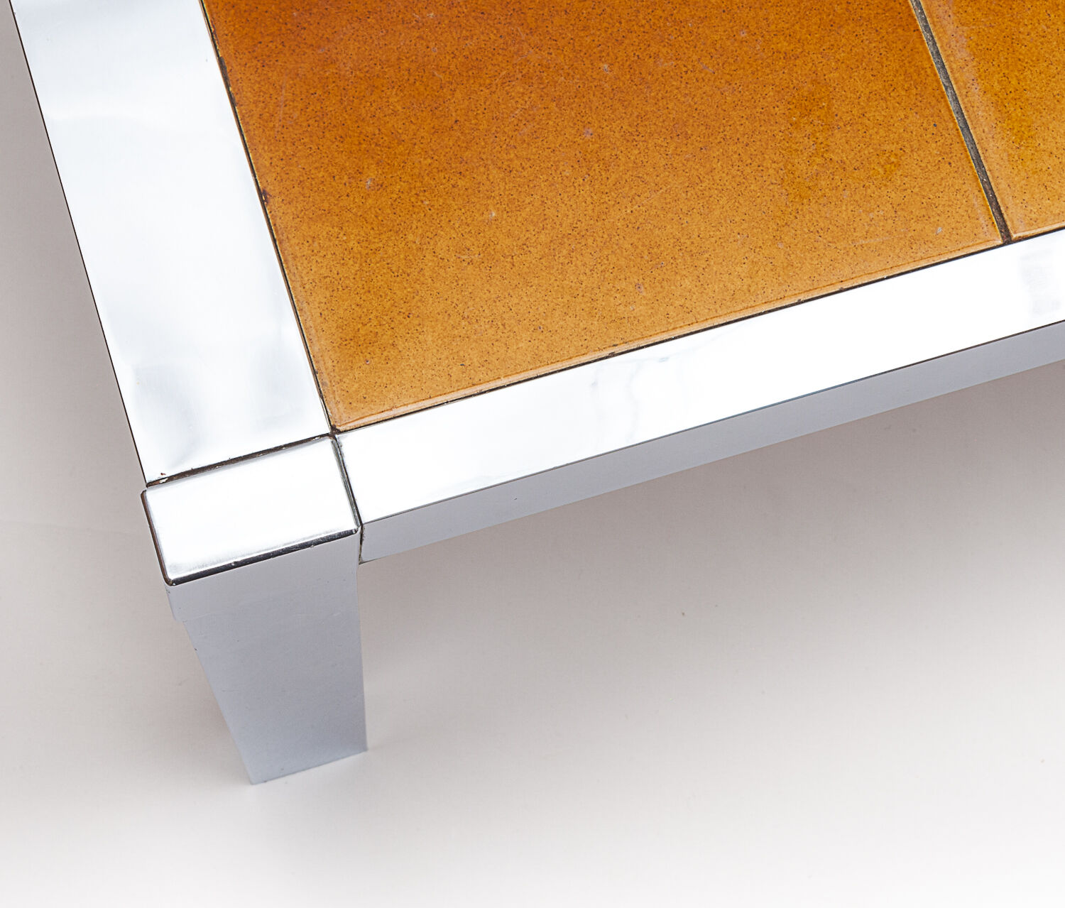 Lagrange coffee table