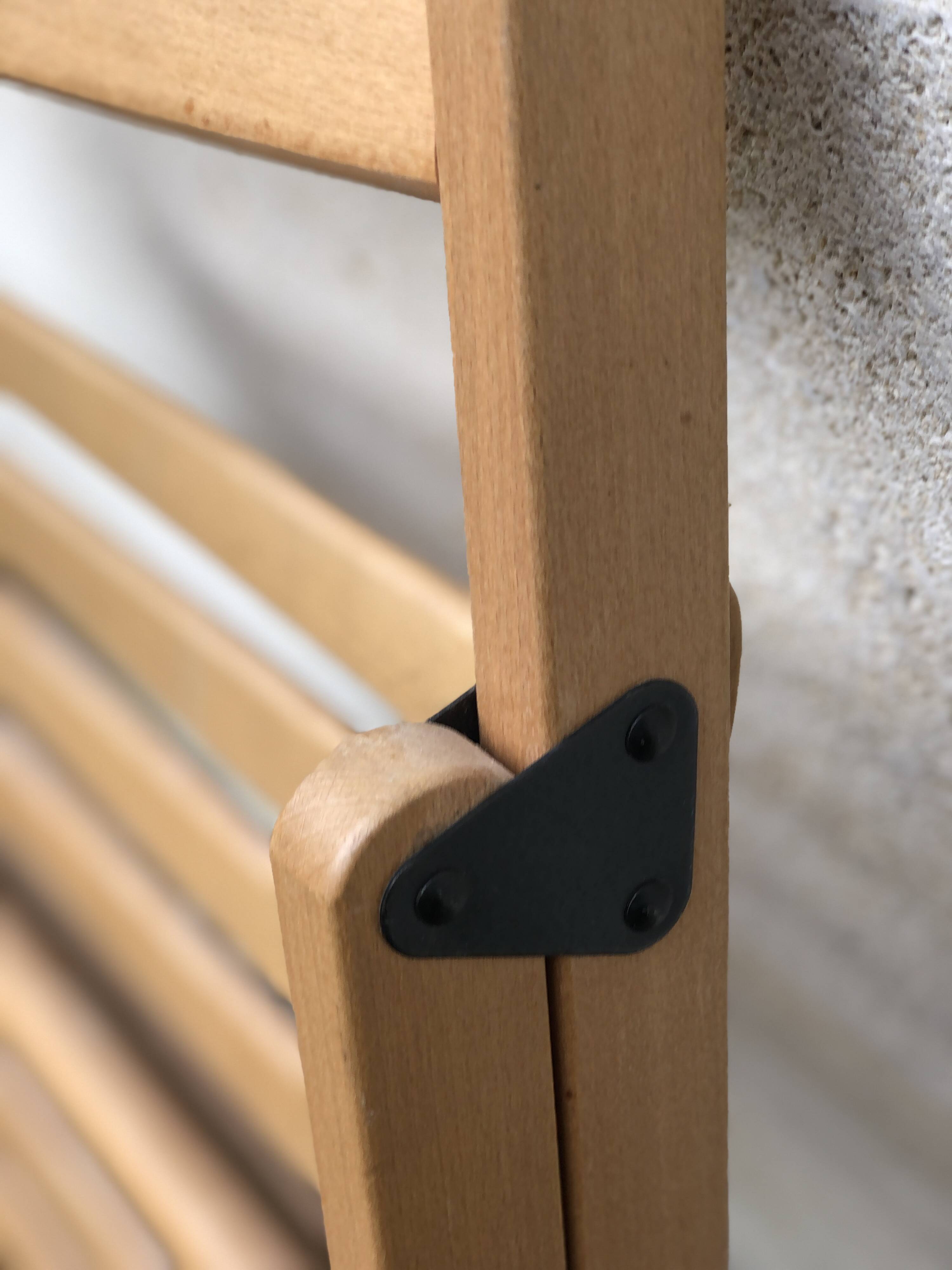 Chaise pliante en bois couleur miel