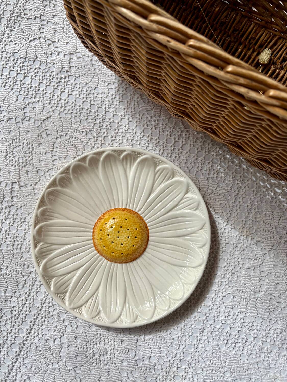 Assiette de présentation apéritif barbotine marguerite