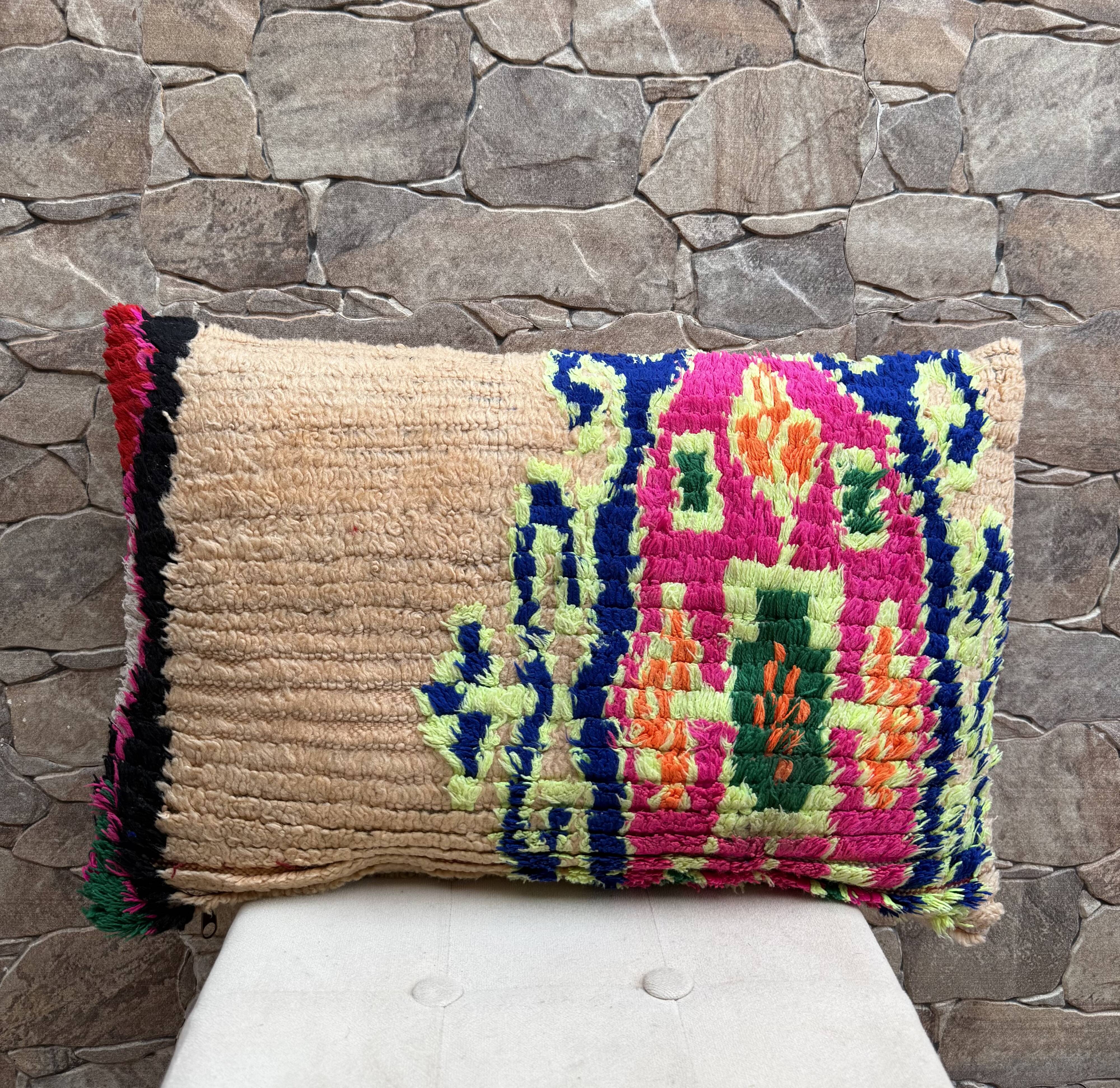 Vintage Berber kilim cushion cover: Moroccan wool cushion 60x40cm
