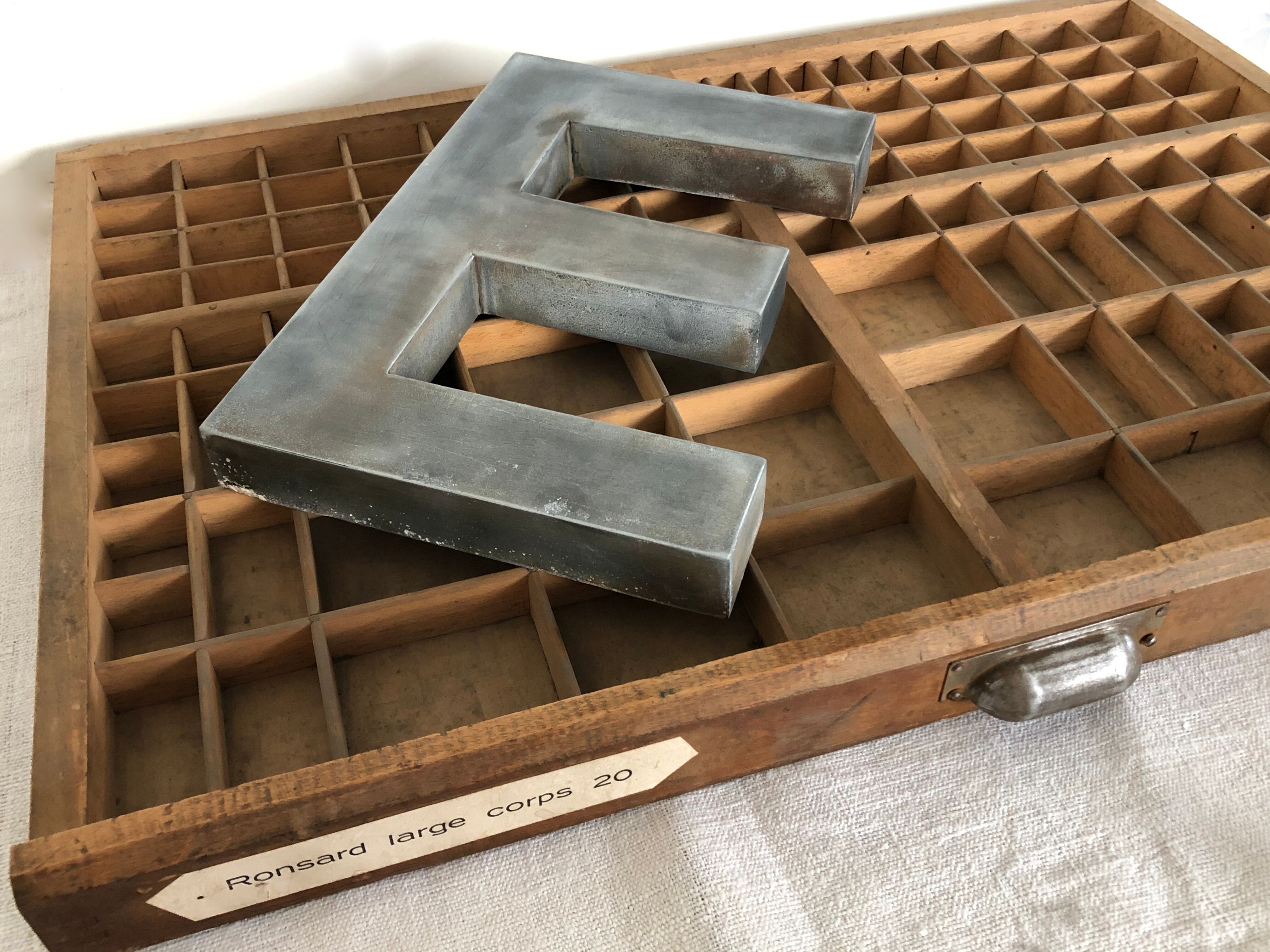 Former printing locker - Ronsart Large body 20