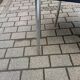 Table en formica bleu