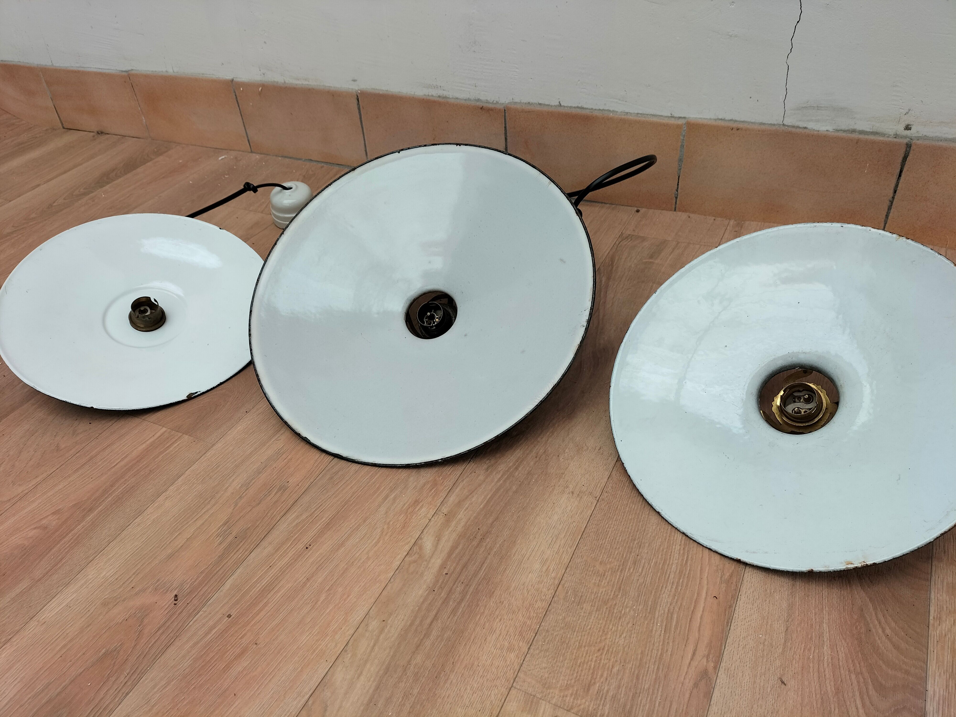 Series of 3 industrial suspensions