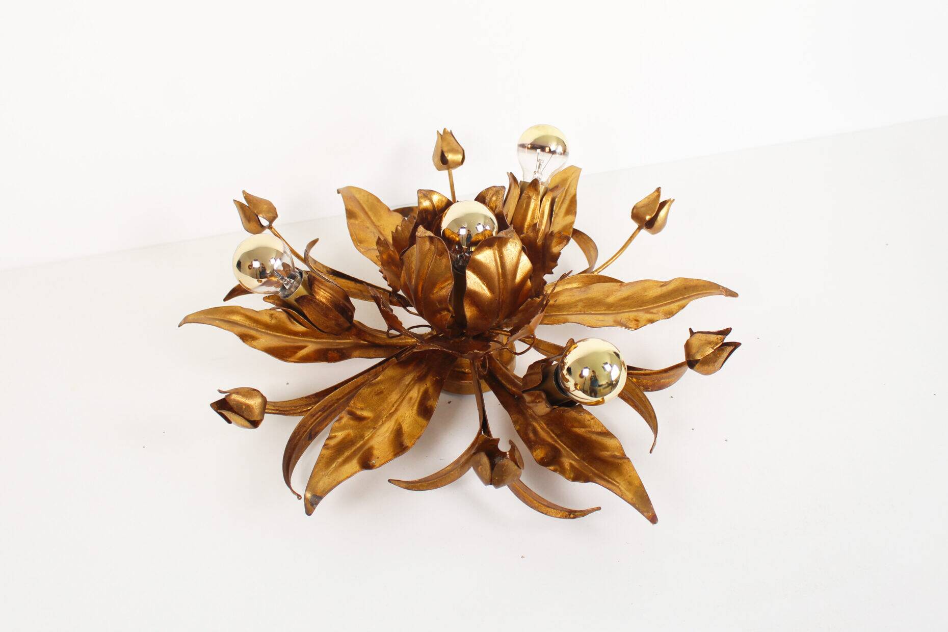 Magnifique plafonnier floral doré de Masca