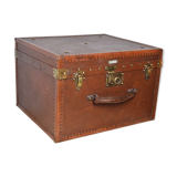 Old trunk of luxury Lavoet