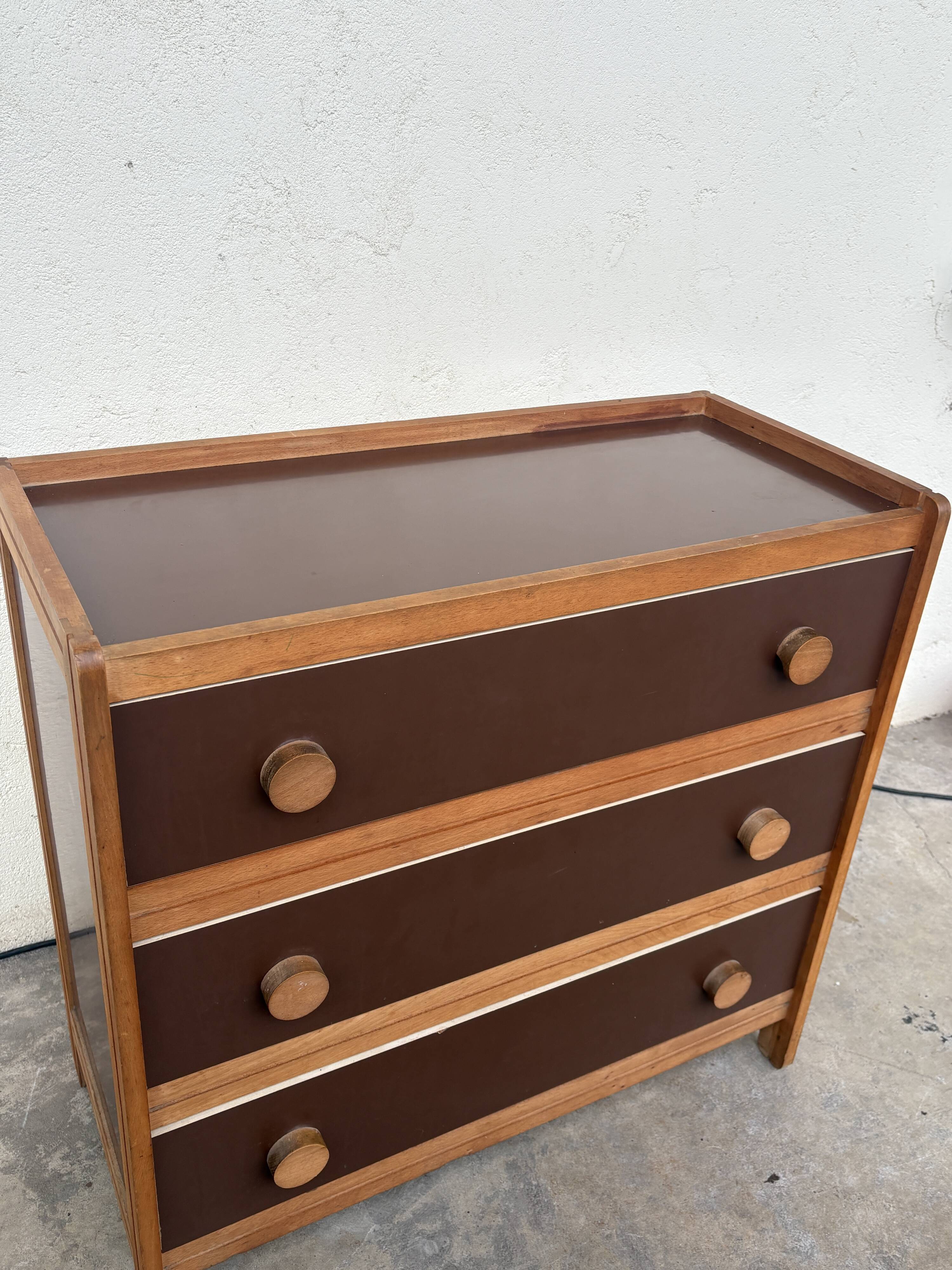 Chest of drawers