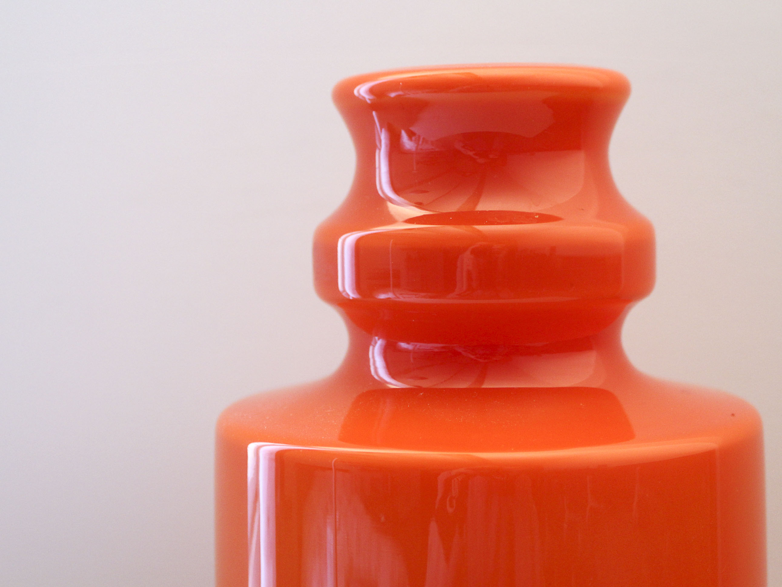 Opaline orange 70s for suspension