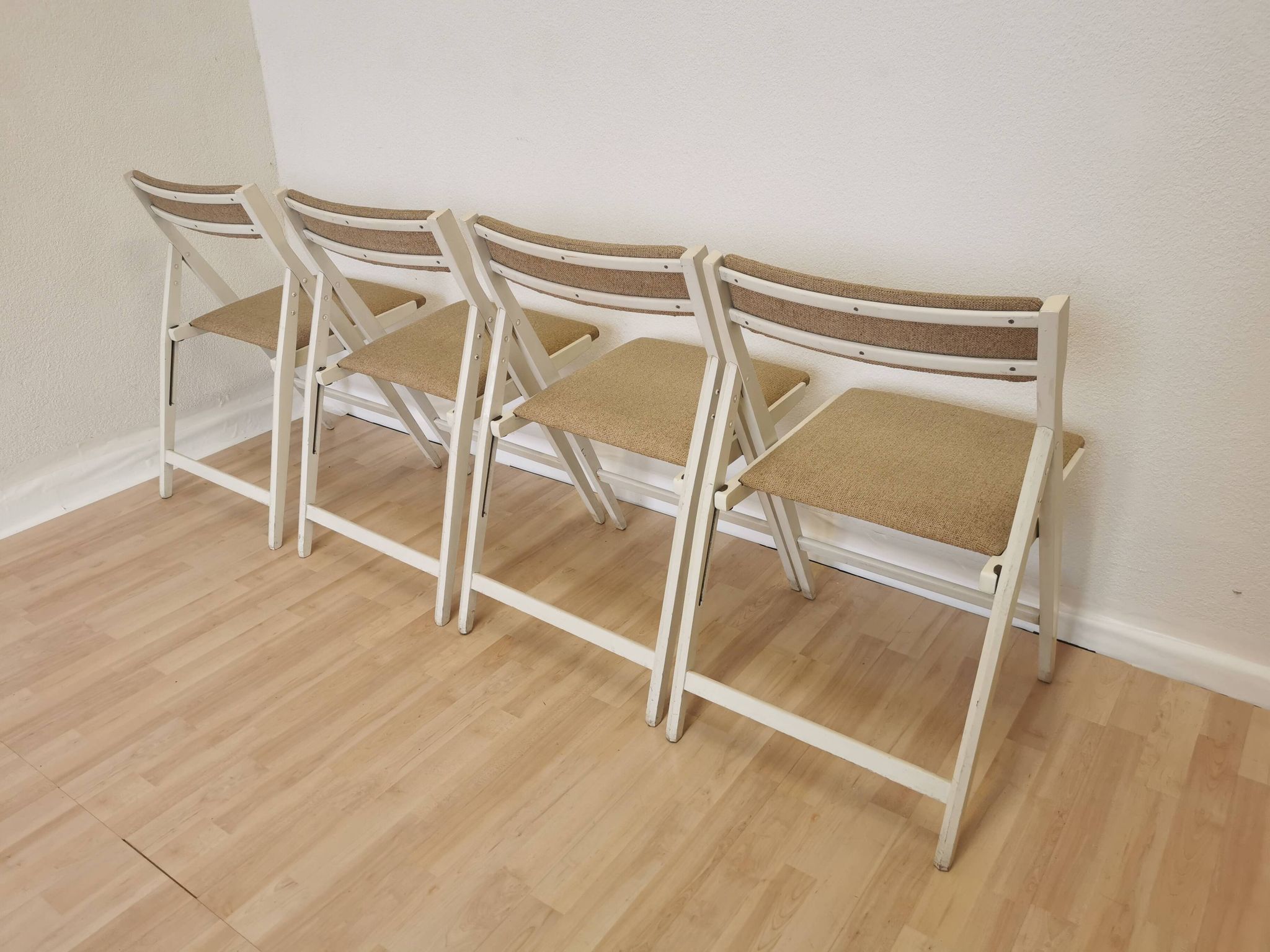 Set of 4 Vintage Wooden Folding Lounge Chairs: Beige Fabric, STOL Kamnik 1970