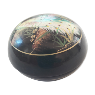 Round box lacquered wood peacock painted pattern