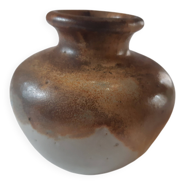 Petit vase en terre cuite