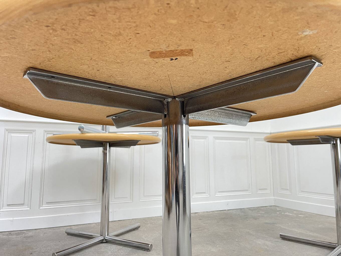 Dietiker vintage round table