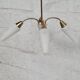 Lustre en laiton et opaline blanche