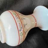 Vase balustre en opaline véritable décors émaillé XIX° siècle