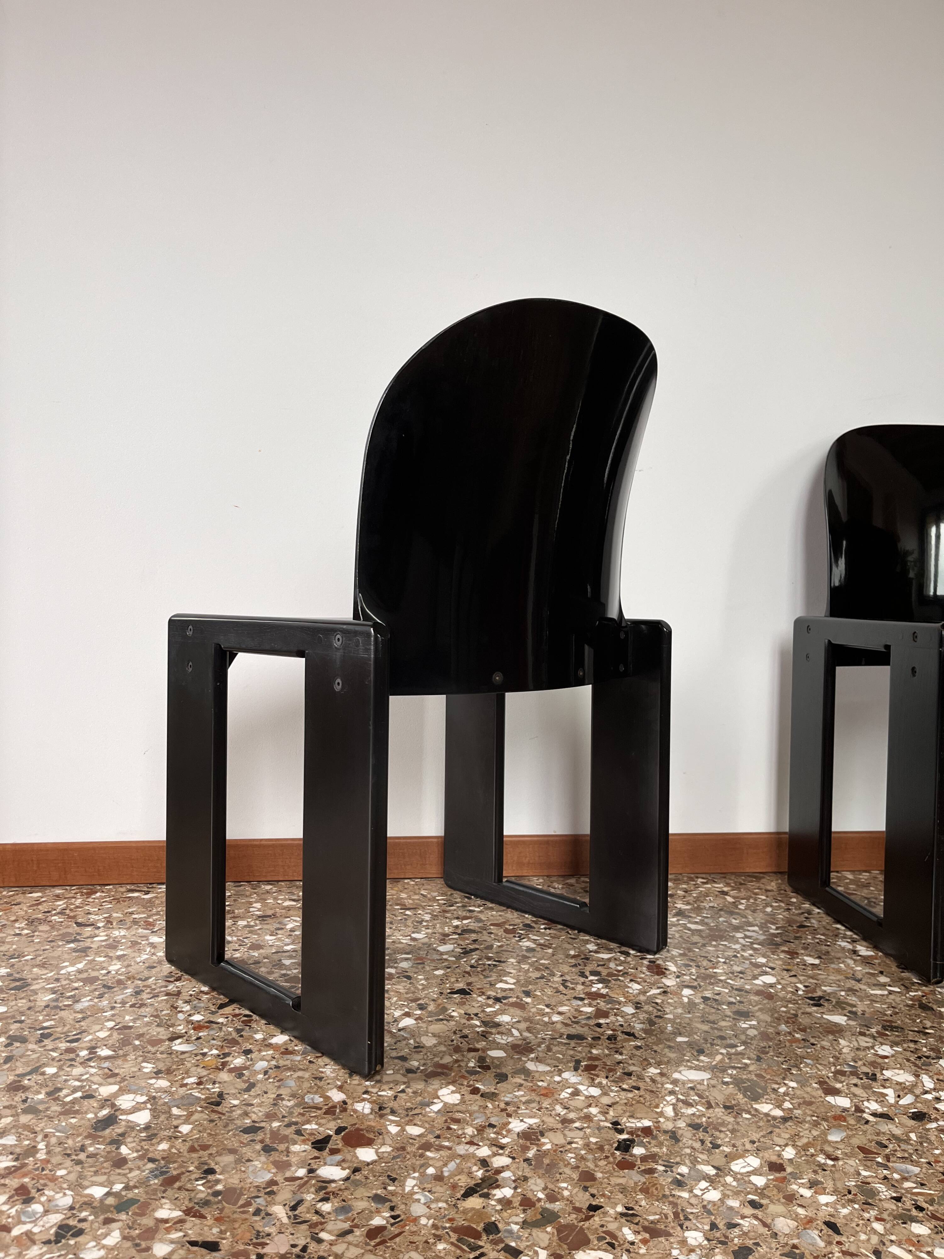 Chaises Dialogo d'Afra et Tobia Scarpa pour B&B Italia