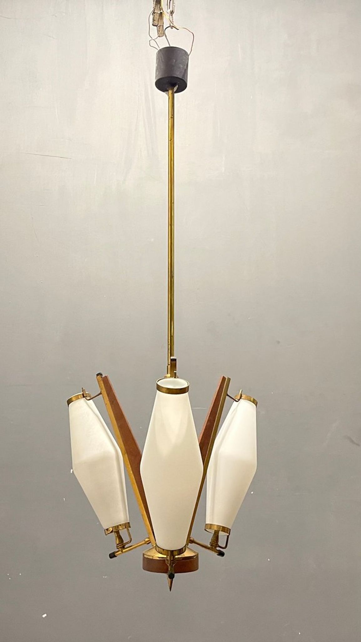 Suspension italien en verre opalin des années 1950
