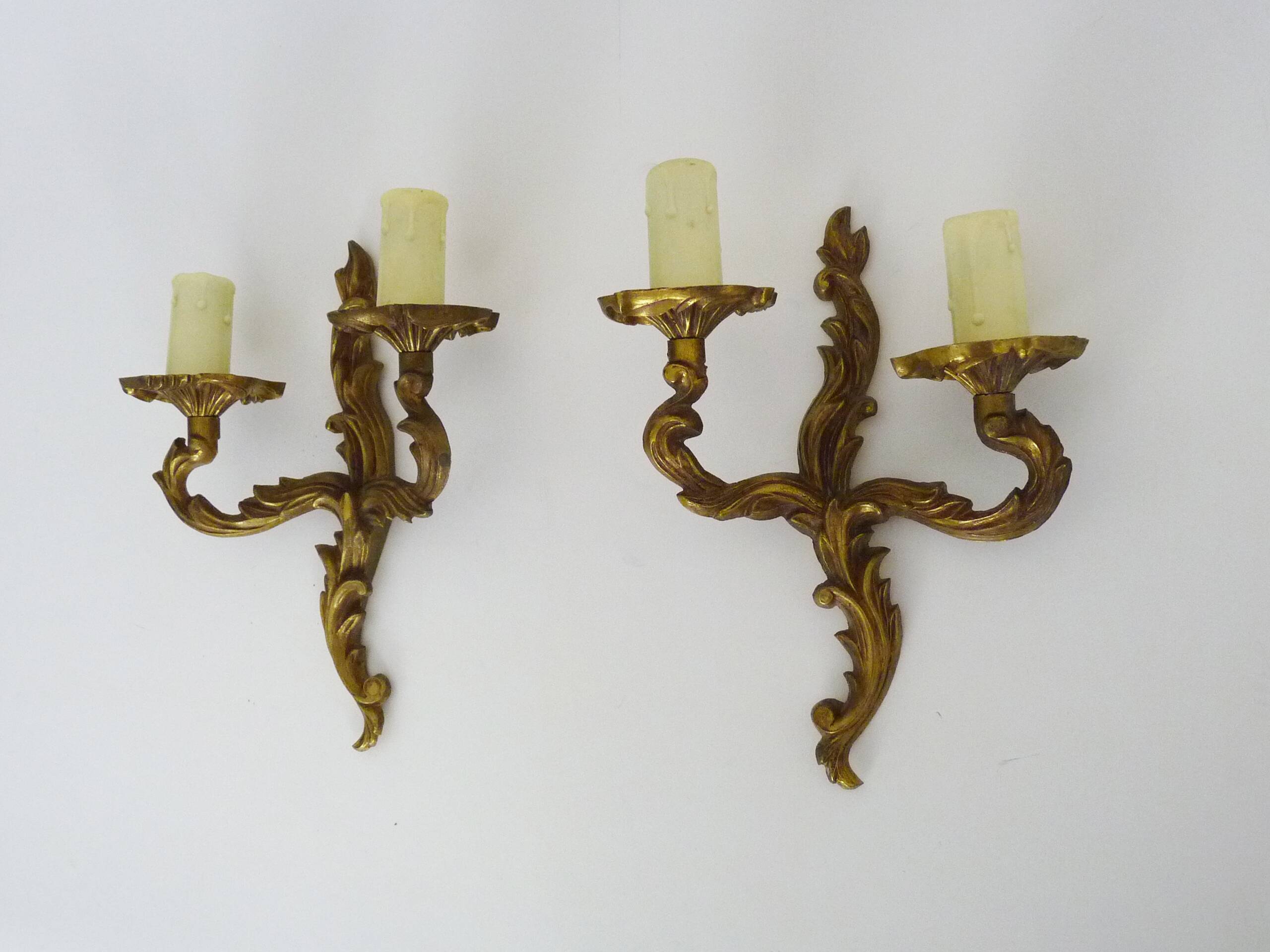 Old pair of double-light wall sconces, acanthus leaf. 60s